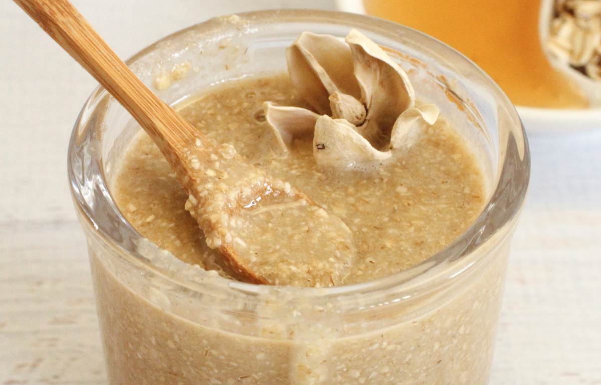 Transform Your Skin With This DIY Brown Sugar Oatmeal Face Scrub The